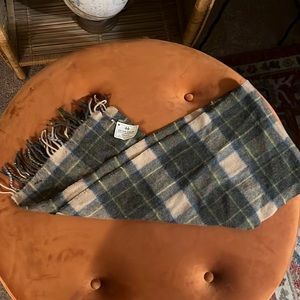 100% LAMBSWOOL SCARF